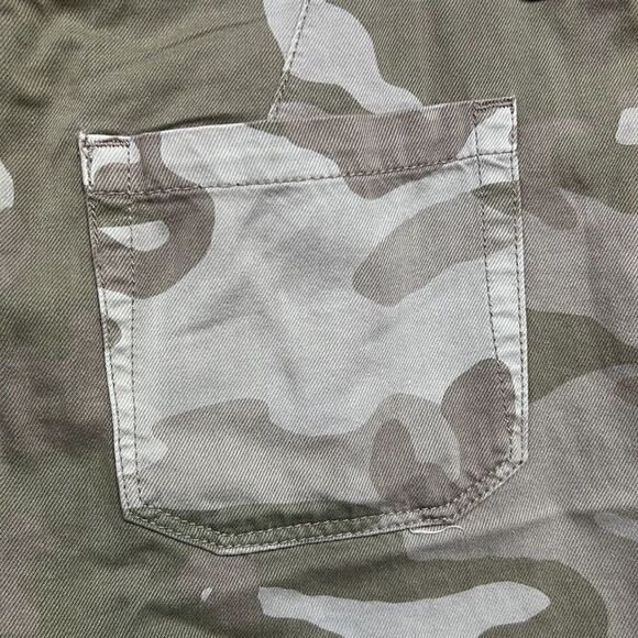 PAIGE Maislie Utility shorts camo print size 29 NWT - Picture 8 of 15